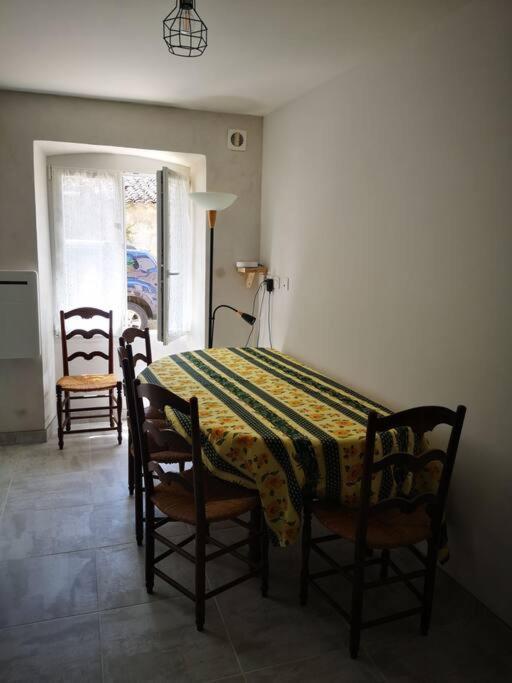 Maison De Ville Pres Du Port Bourg-sur-Gironde Экстерьер фото
