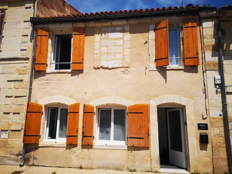 Maison De Ville Pres Du Port Bourg-sur-Gironde Экстерьер фото